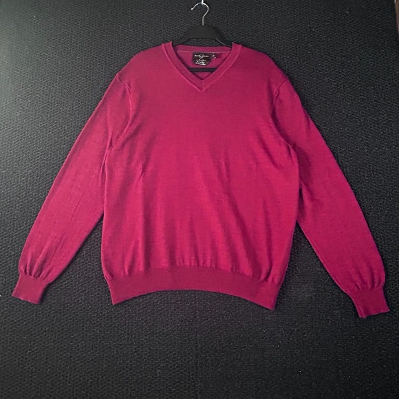 Black Brown 1826 Other - Black Brown 1826 Mens Burgundy 100% Merino Wool V-Neck Sweater Made in Italy L